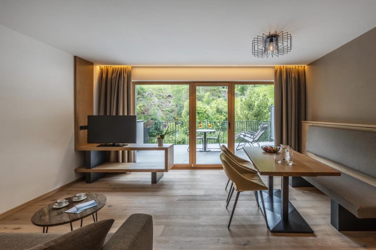 Maraias - Luxury Suites & Apartments Burgusio Bagian luar foto