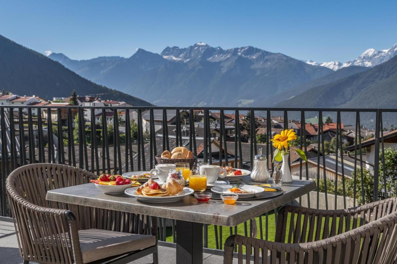 Maraias - Luxury Suites & Apartments Burgusio Bagian luar foto