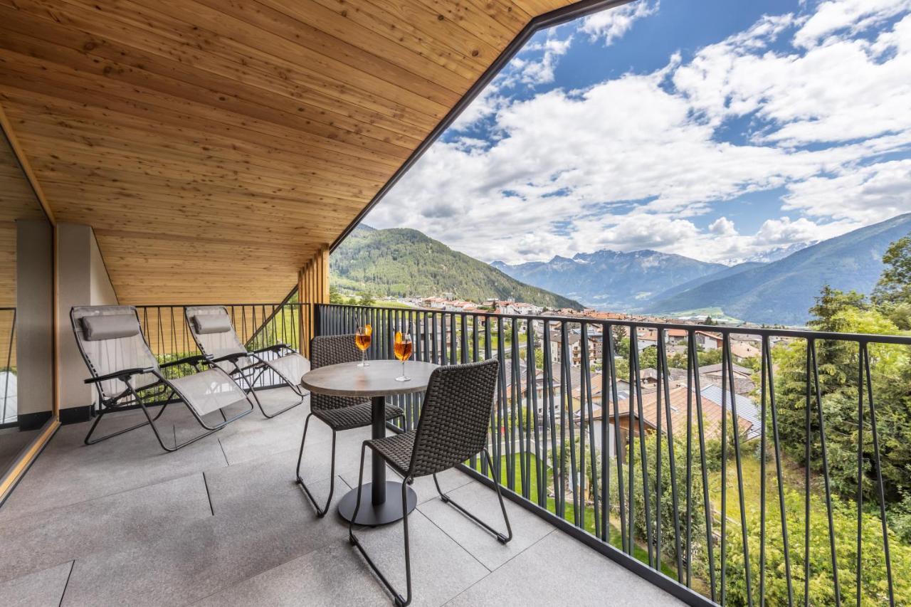 Maraias - Luxury Suites & Apartments Burgusio Bagian luar foto