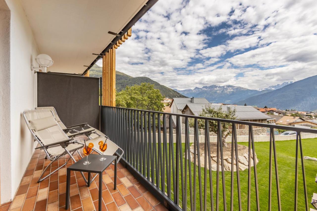 Maraias - Luxury Suites & Apartments Burgusio Bagian luar foto