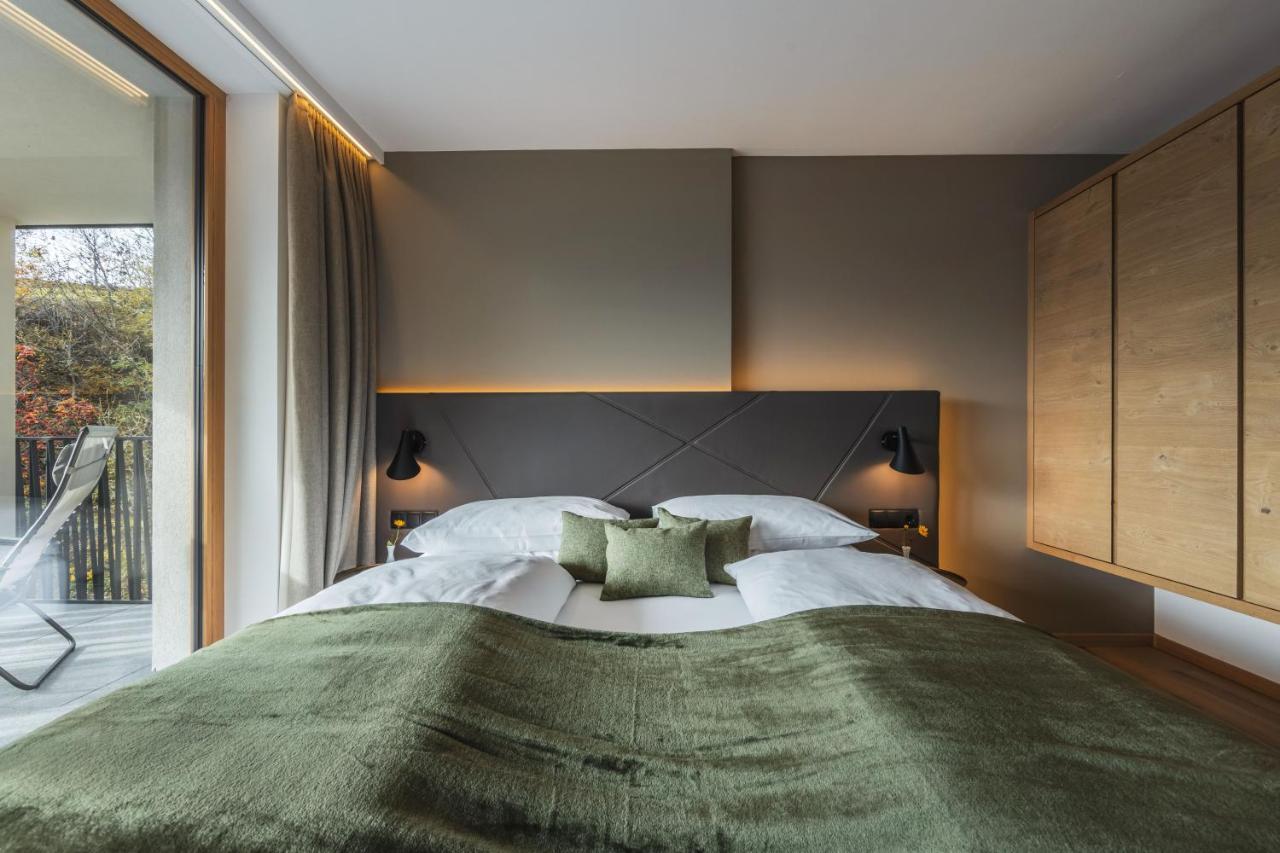 Maraias - Luxury Suites & Apartments Burgusio Bagian luar foto