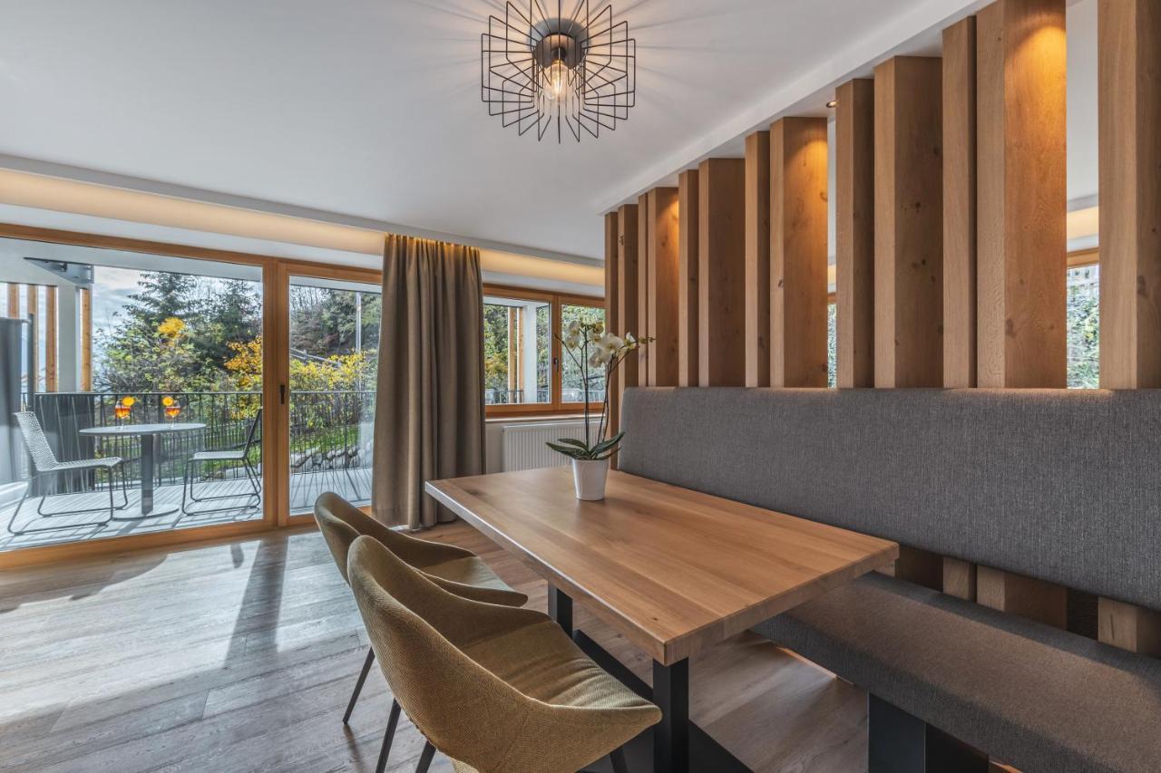 Maraias - Luxury Suites & Apartments Burgusio Bagian luar foto