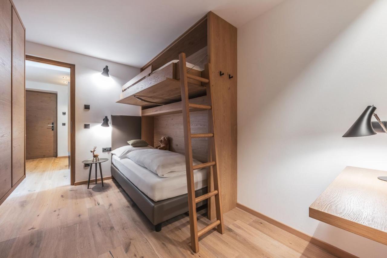 Maraias - Luxury Suites & Apartments Burgusio Bagian luar foto