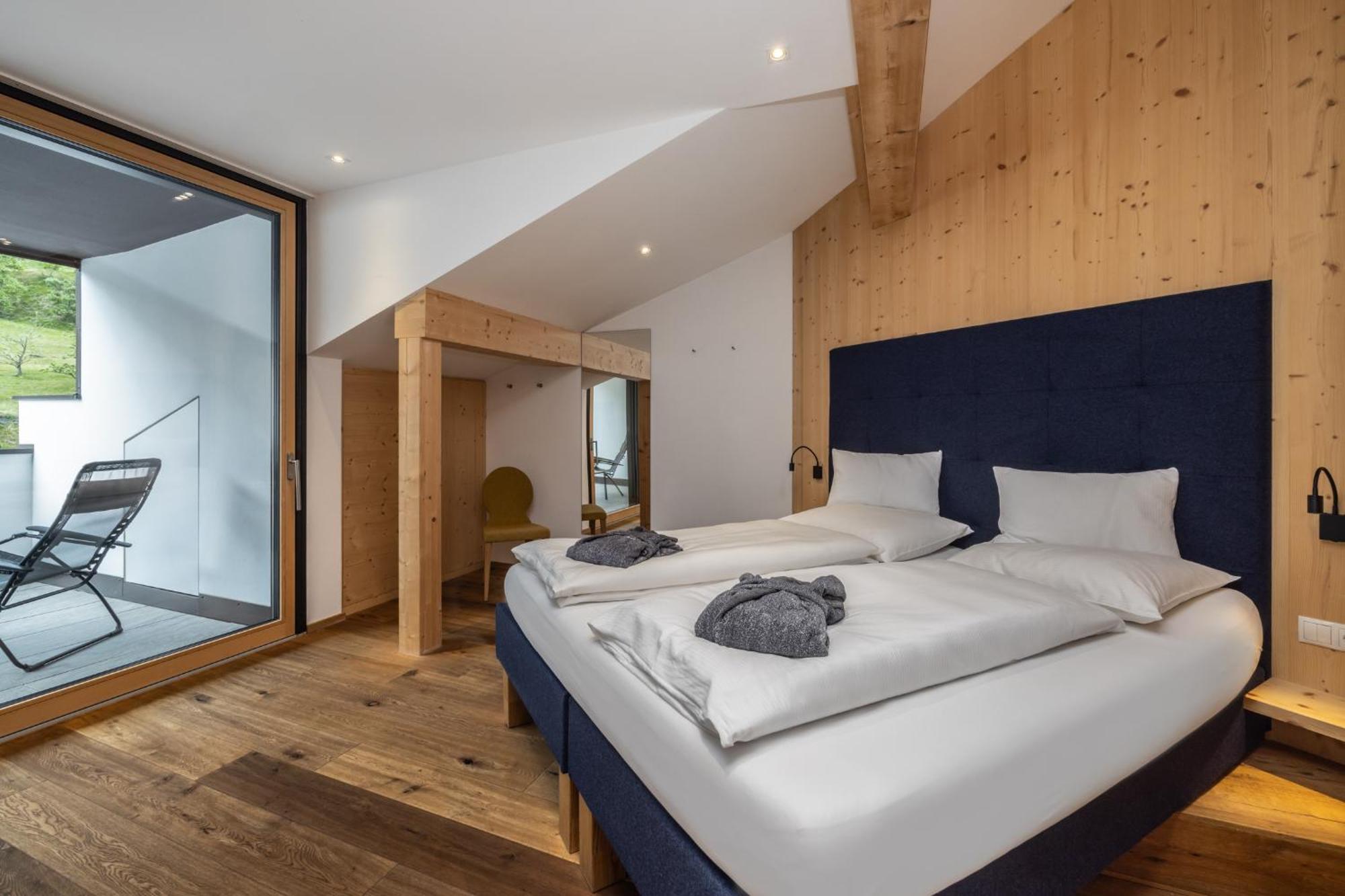 Maraias - Luxury Suites & Apartments Burgusio Bagian luar foto