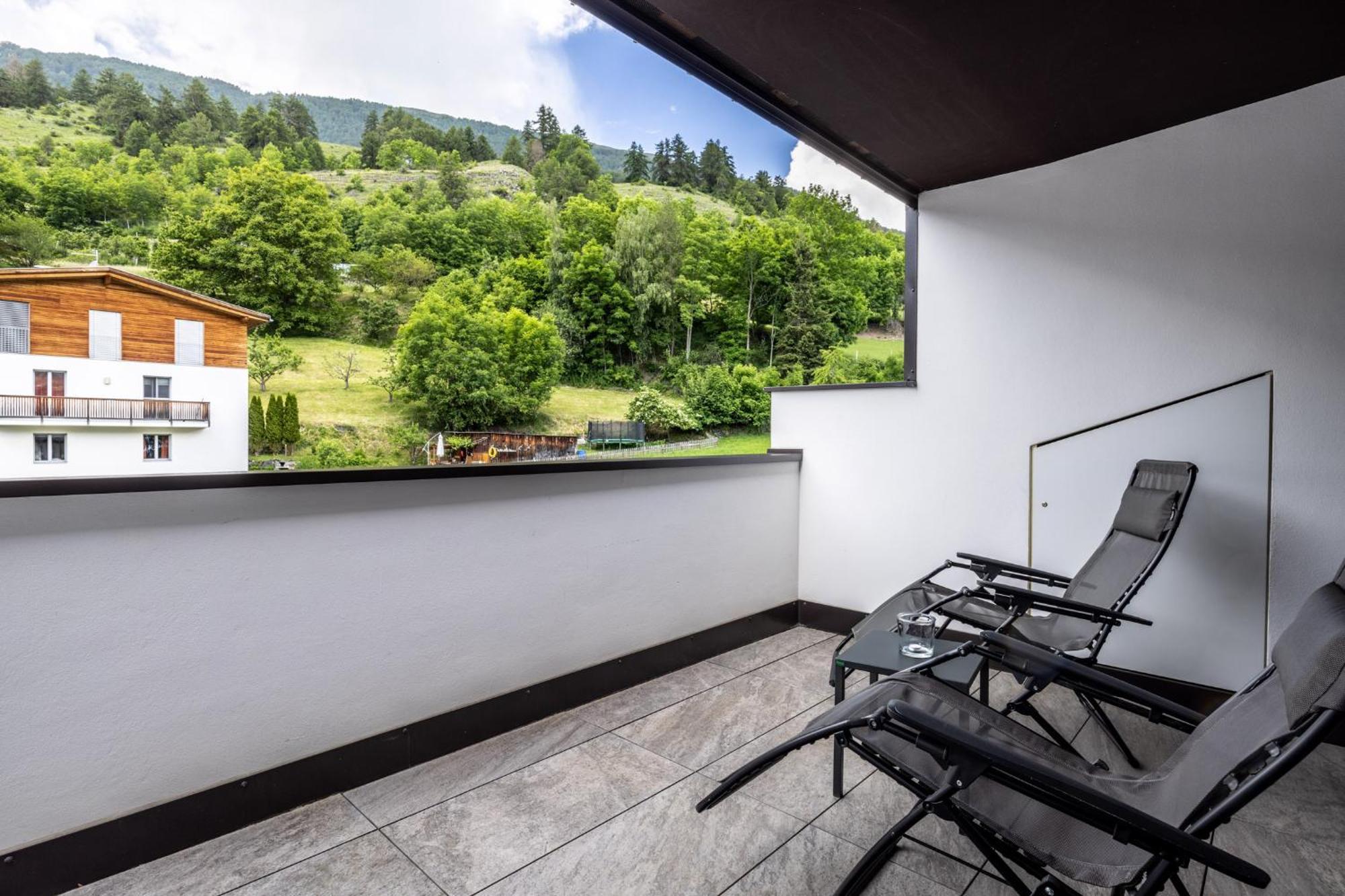Maraias - Luxury Suites & Apartments Burgusio Bagian luar foto
