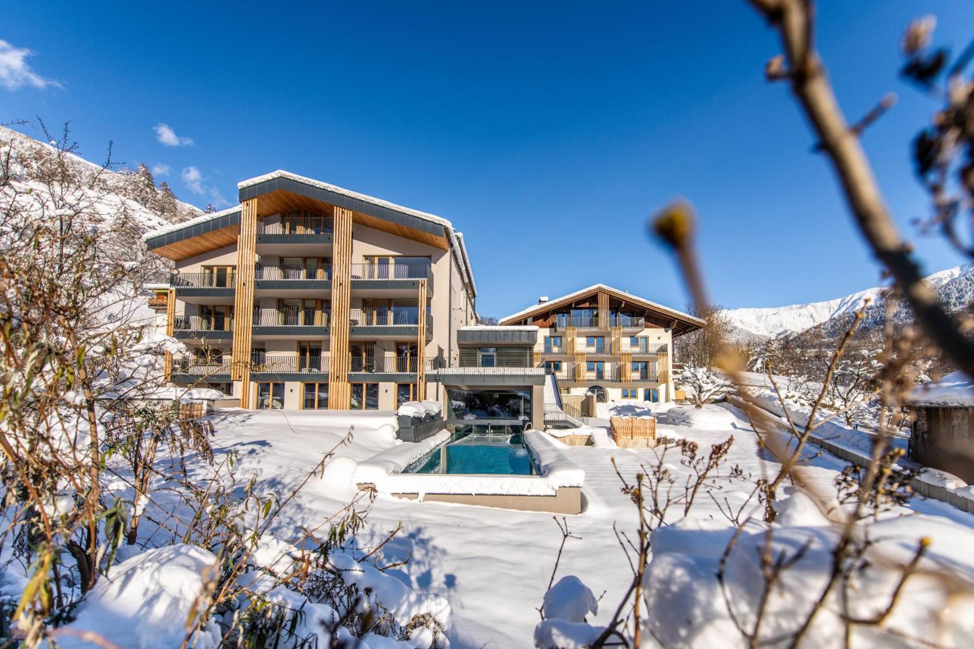 Maraias - Luxury Suites & Apartments Burgusio Bagian luar foto