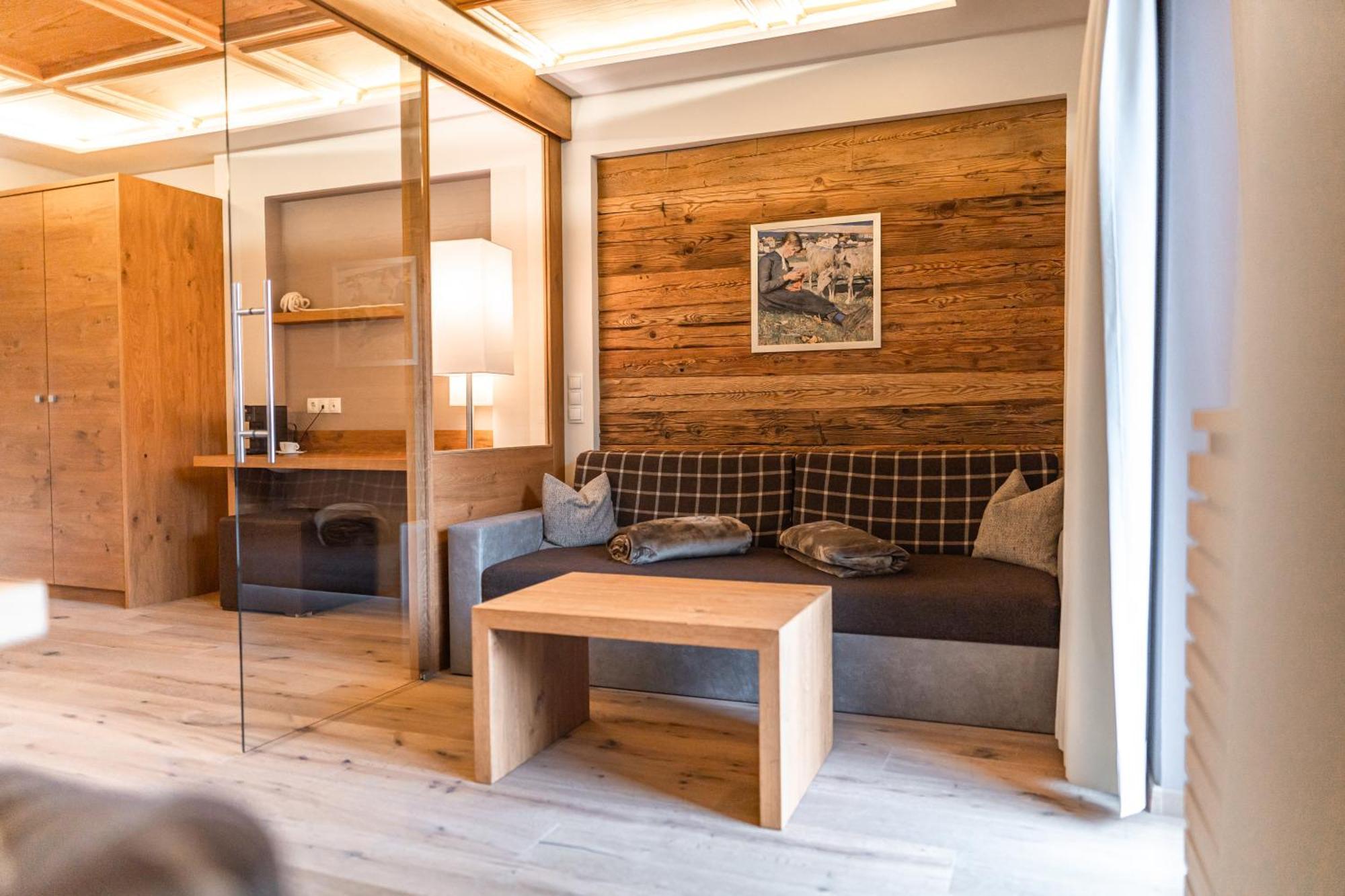 Maraias - Luxury Suites & Apartments Burgusio Bagian luar foto
