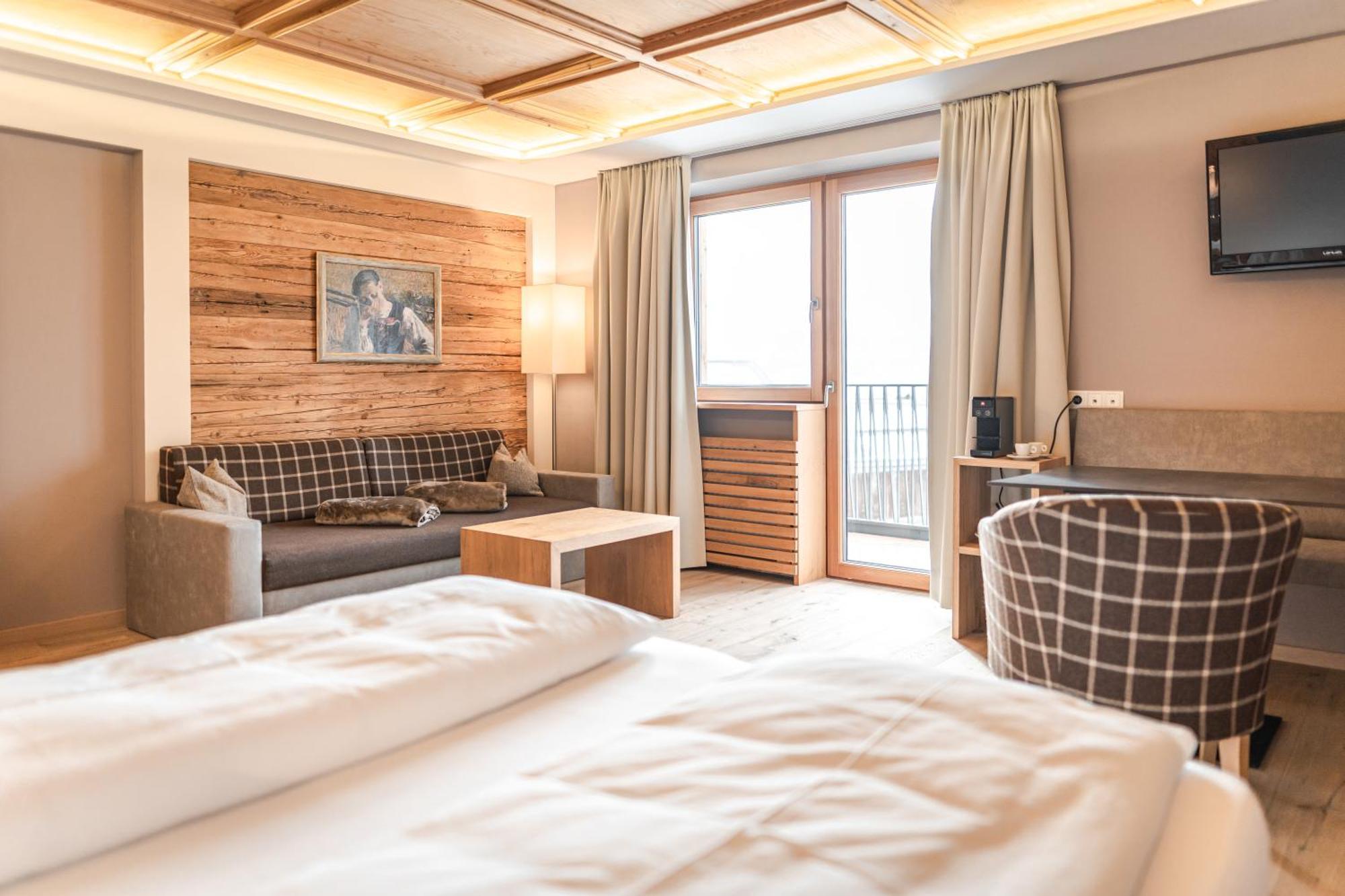 Maraias - Luxury Suites & Apartments Burgusio Bagian luar foto